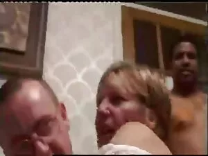 Trío de chicas prueb ...